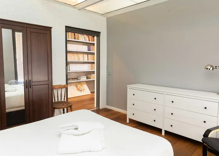 Сasa de vacaciones Casa Completa, Jardín Privado Y Garaje Vut 40-0616 *